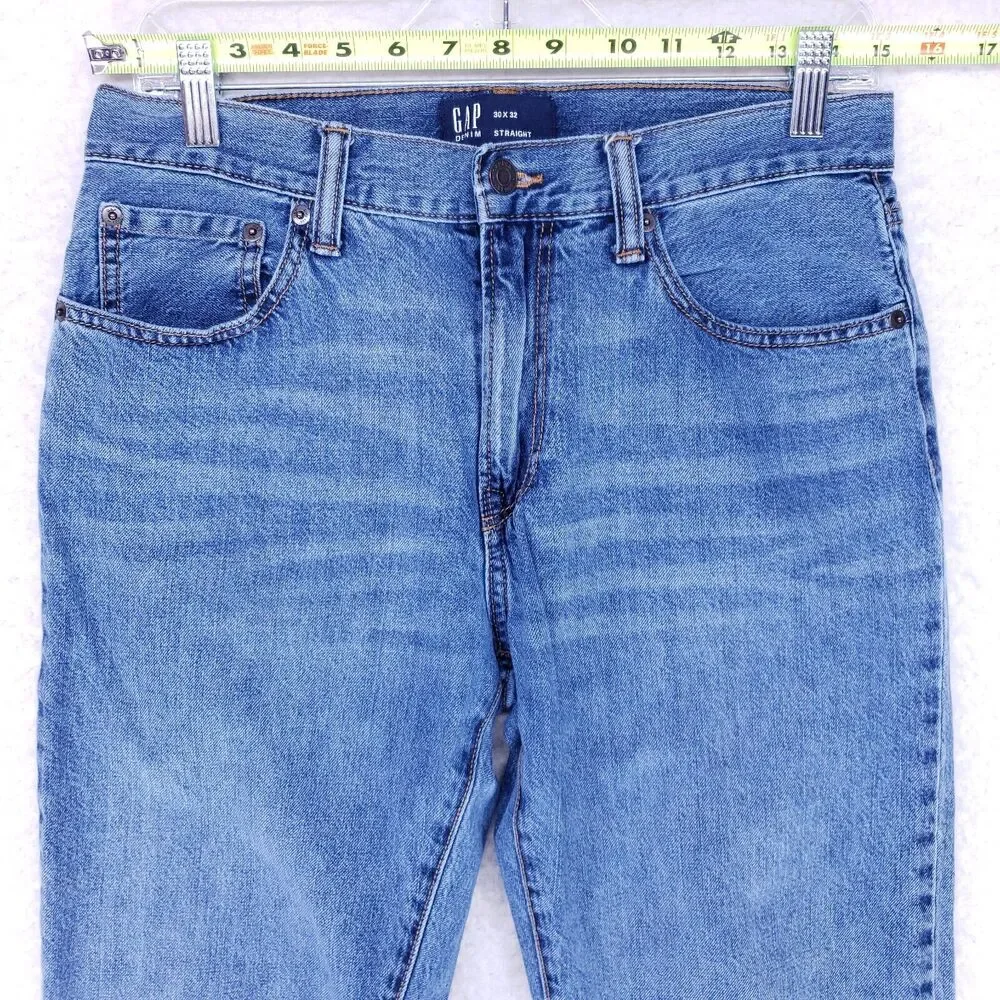 GAP Straight Blue Jeans Mens Size 30 x 32 Casual Regular Fit Mid Rise Denim